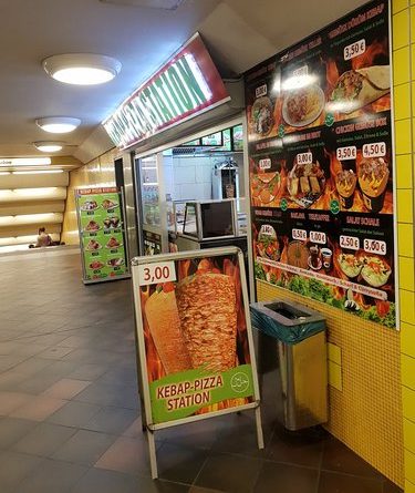 Fast-Food-Menüauswahl mit kohlenhydratarmer und Keto-Diät: Erfolgreiches Essen in Restaurants