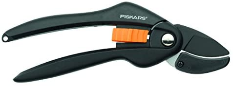 Fiskars Amboss-Gartenschere für trockene Zweige und Äste, Antihaftbeschichtet, Hochwertige Stahl-Klingen, Länge 19,8 cm, Schwarz/Orange, SingleStep, P25, 1000564