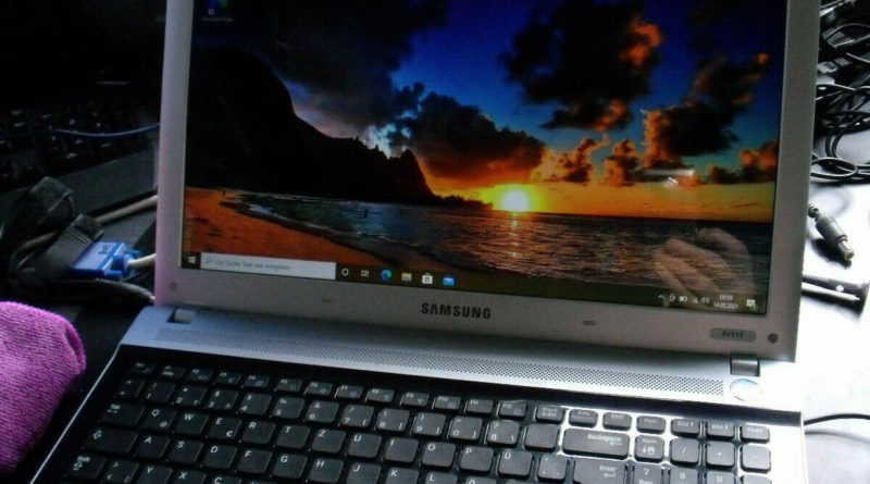 Samsung RV515 15,6 „Dual Core Notebook -1,65 GHz-4 GB RAM 320 GB HDD-Webcam-Win 10