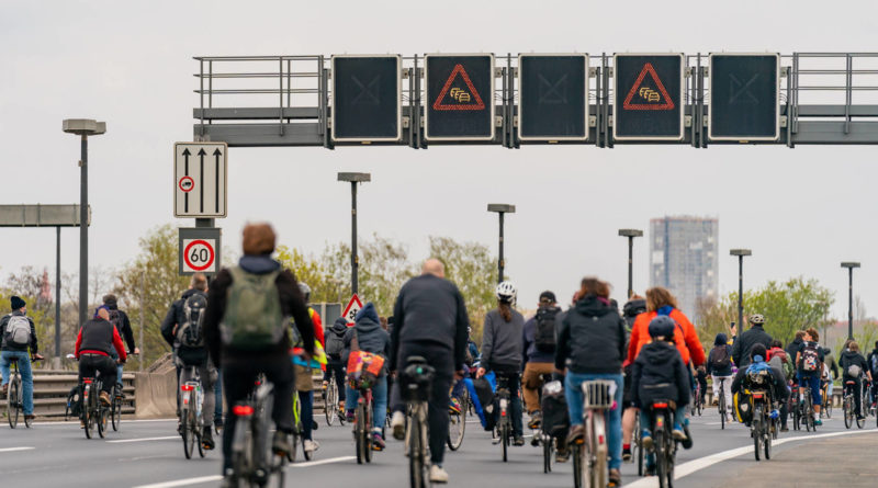 Nur noch zwأ¶lf private Autofahrten im Jahr â€“ Berlin als Vorreiter der Fahrradrepublik? â€” RT DE