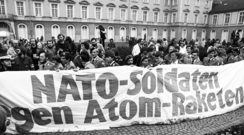 “Gegen die atomare Bedrohung gemeinsam vorgehen” â€“ Vierzig Jahre Bonner Friedensdemonstration â€” RT DE