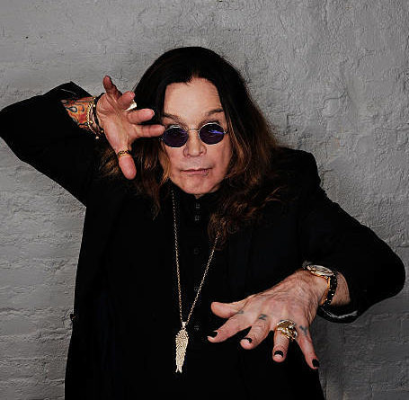 Ozzy Ozbourne, Frontmann von Black Sabbath, der angeblich einer Fledermaus den Kopf abgebissen hat, wetten, dass Fans hungrig auf seine neuen NFTs sein werden