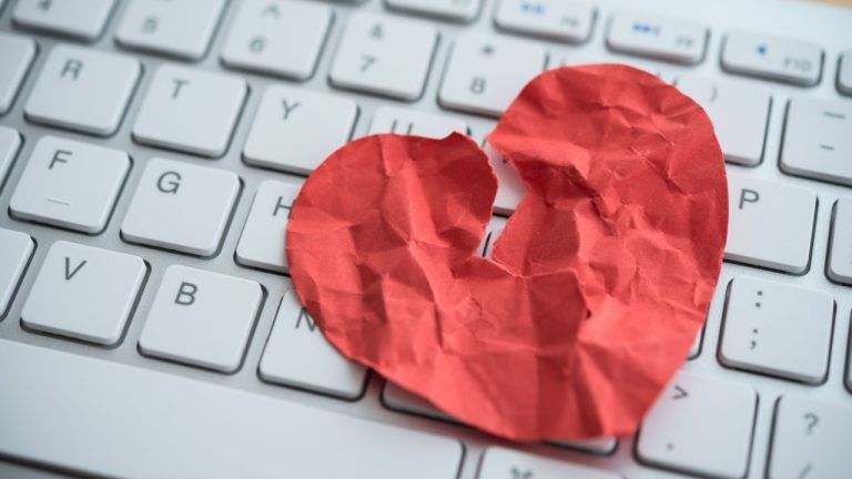 FBI Warns: Valentine’s Day to Bring a Surge in Crypto Fraud—Don’t Get Trapped