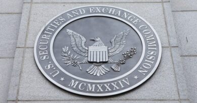 SEC-Commissioners-Urge-Urgent-Overhaul-of-Crypto-Custody-Regulations.jpg