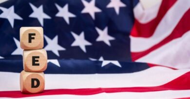 US-Senator-Blasts-Fed-for-Fake-Crypto-Reforms-and-‘Lip.jpg