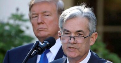 Bitcoin-Dips-and-Trump-Calls-Jerome-Powell-a-‘Numbskull.jpg