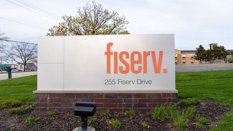 Global Fintech Company Fiserv to Launch Platform to Democratize Stablecoin Access