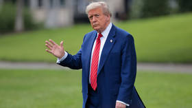 Pakistani soldiers killed in suicide attack — RT World News