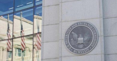 Regulatory-Chaos-SEC-Commissioner-Questions-Conflicting-Crypto-Rules.jpg