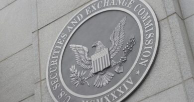 SEC-Commissioner-Rejects-DeFi-Overreach-Defends-Core-US-Principles.jpg