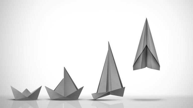 Bitcoin Edges up as Altcoins Lose Momentum