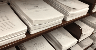 Debt-Bomb-Passes-Trumps-‘Beautiful-Bill-Edges-House-Despite-GOP.png