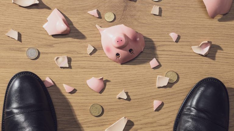 Linqto Files Bankruptcy Amid Legal Probes and Corporate Structure Issues