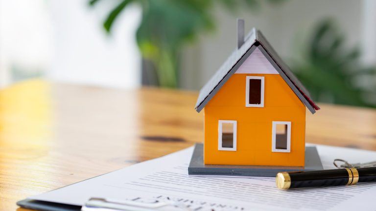 US Senators Raise Red Flags Over Crypto-Driven Mortgage Expansion Plan