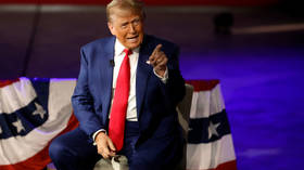 Trump wants summit with Putin and Zelensky next Friday – media — RT World News 1755412498_Trump-wants-summit-with-Putin-and-Zelensky-next-Friday-–.jpg