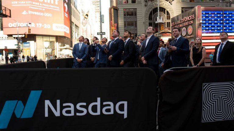 Bitcoin Inches up to 2K as Stocks Hit Record Highs