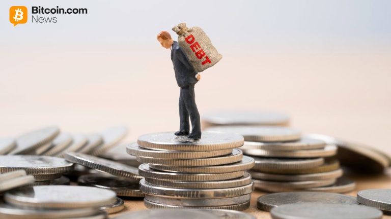 Bitcoin Briefly Touches 0K After US National Debt Surpasses T