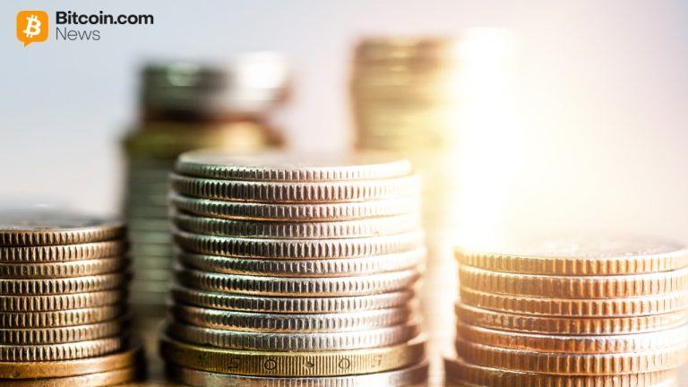 Robert Kiyosaki Predicts Hard Times for the Middle Class, Doubles Down on Bitcoin