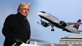 Trump threatens to block bridge to Canada — RT World News